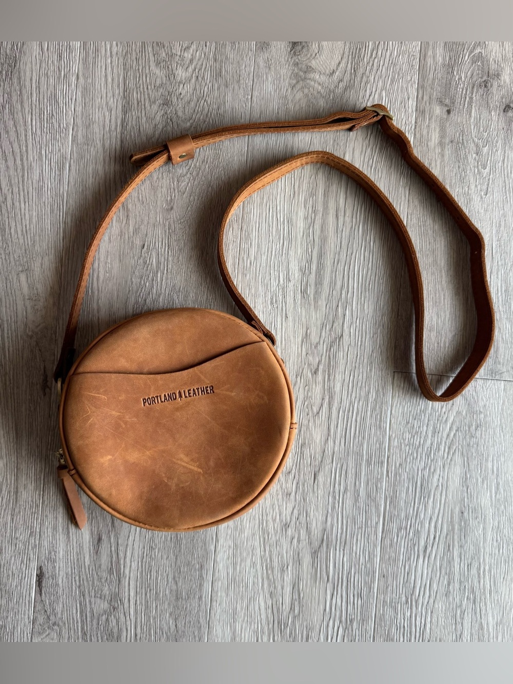 Portland Leather Circle Crossbody Brown Small - Picture 2 of 12